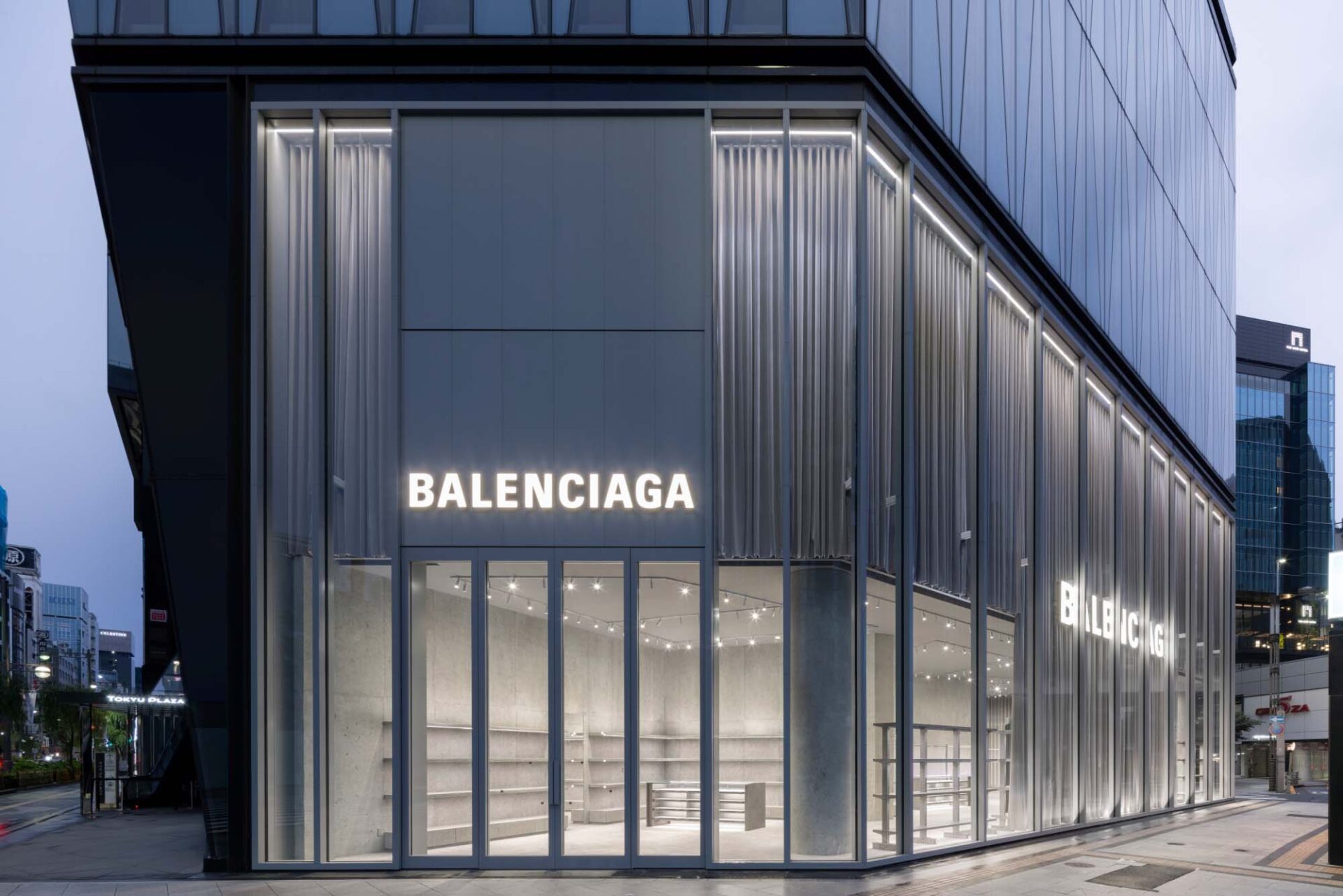 BALENCIAGA、東急プラザ銀座に期間限定ストアオープン | HIGHSNOBIETY