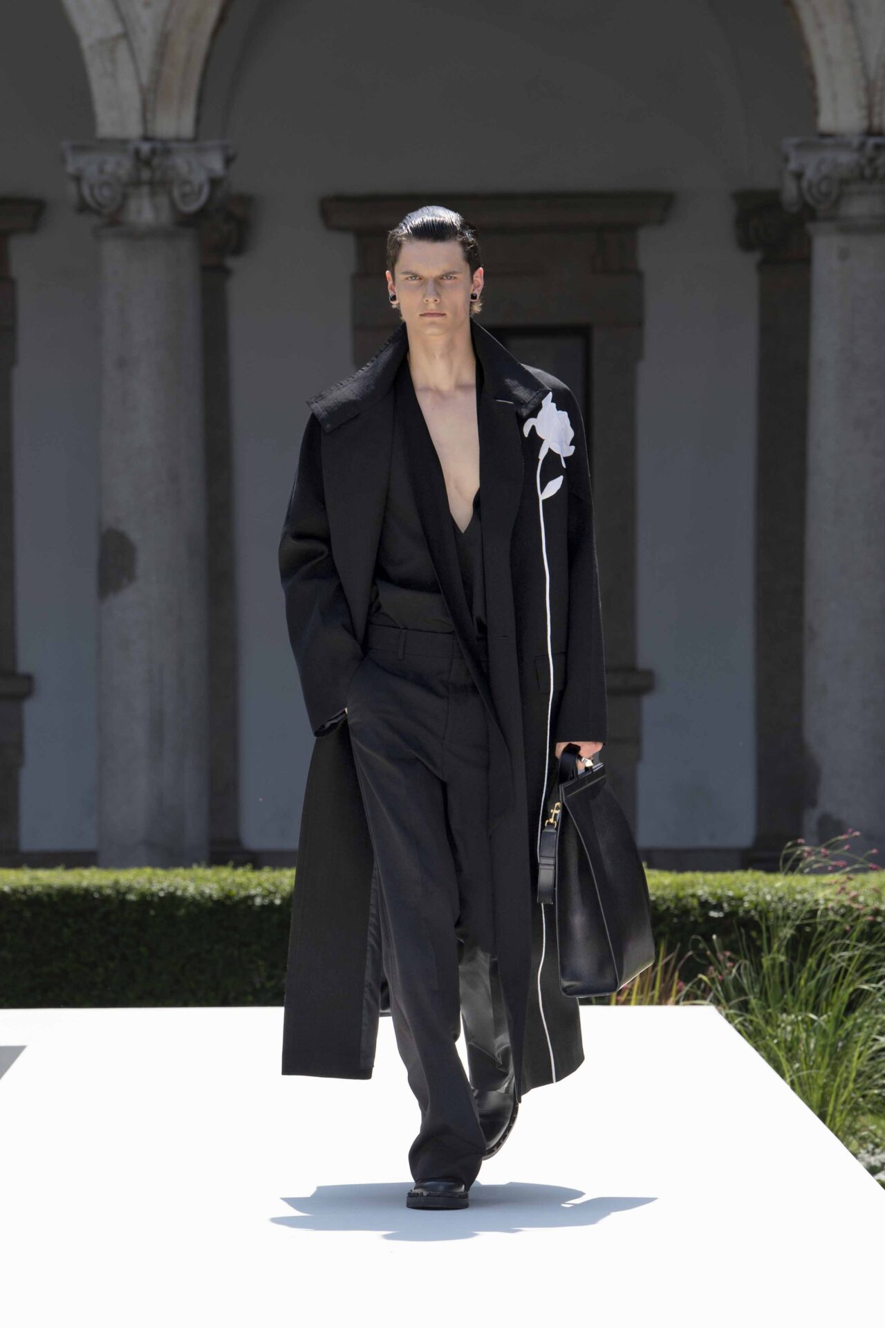 VALENTINO 2024年春夏メンズウェアコレクション | HIGHSNOBIETY.JP