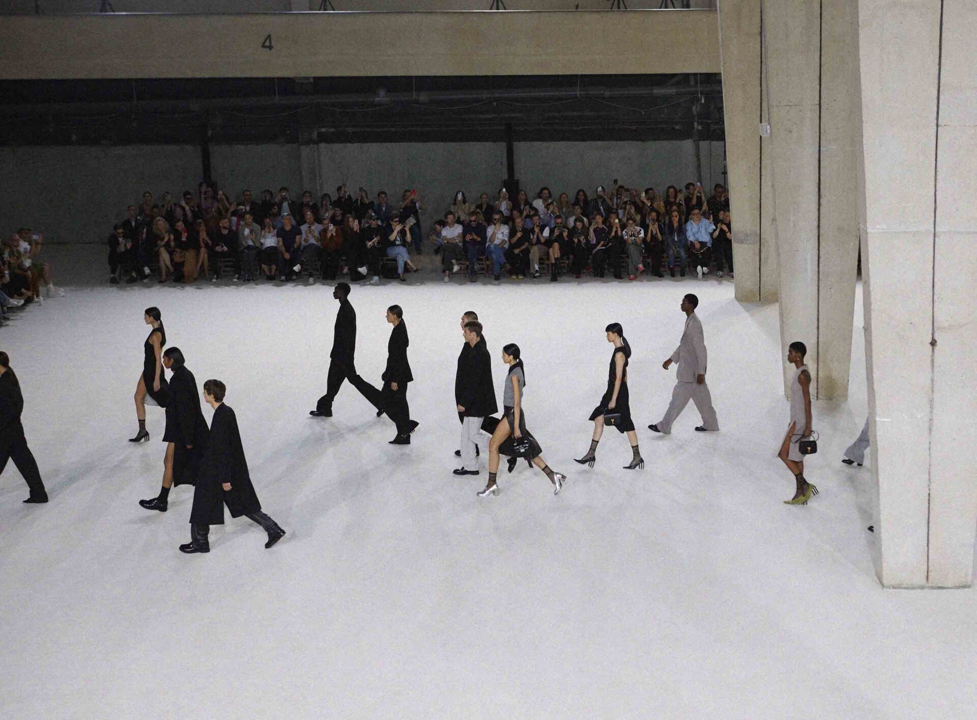 AMI PARIS 2024年春夏コレクション | HIGHSNOBIETY.JP（ハイスノバ