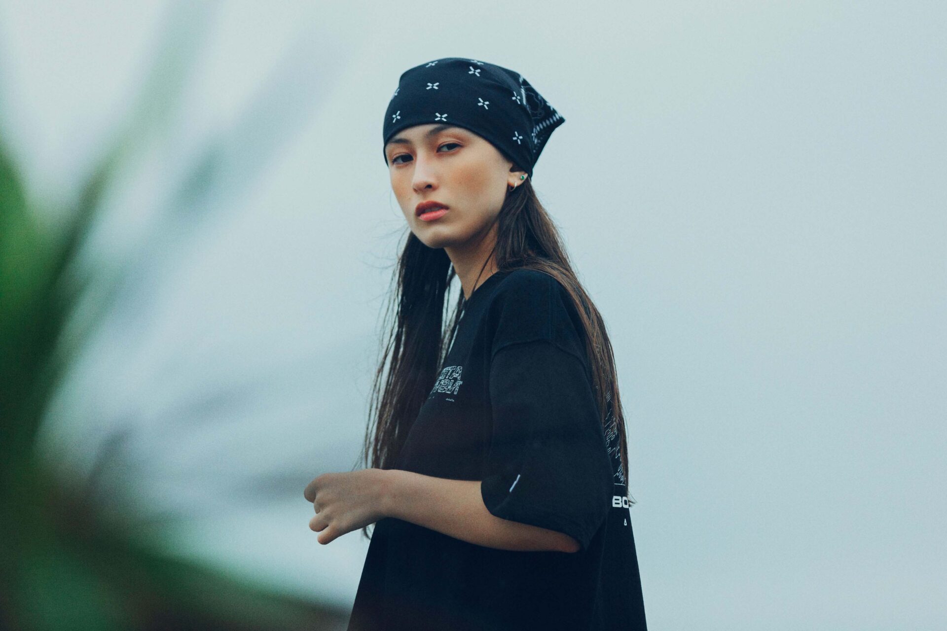 ZETA DIVISION × SUICOKE、ネオンイエローを配色したコラボ