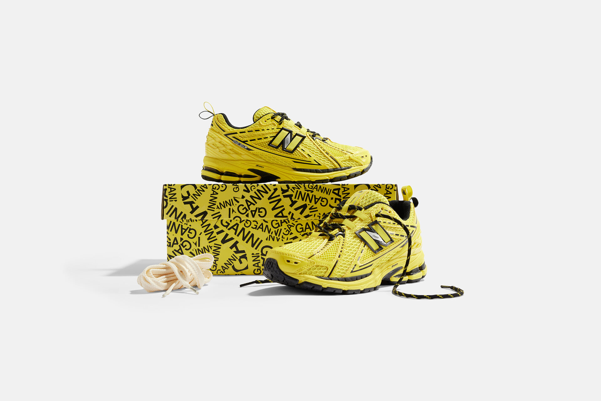 GANNI × New Balance、コラボ第2弾からランニングシューズ