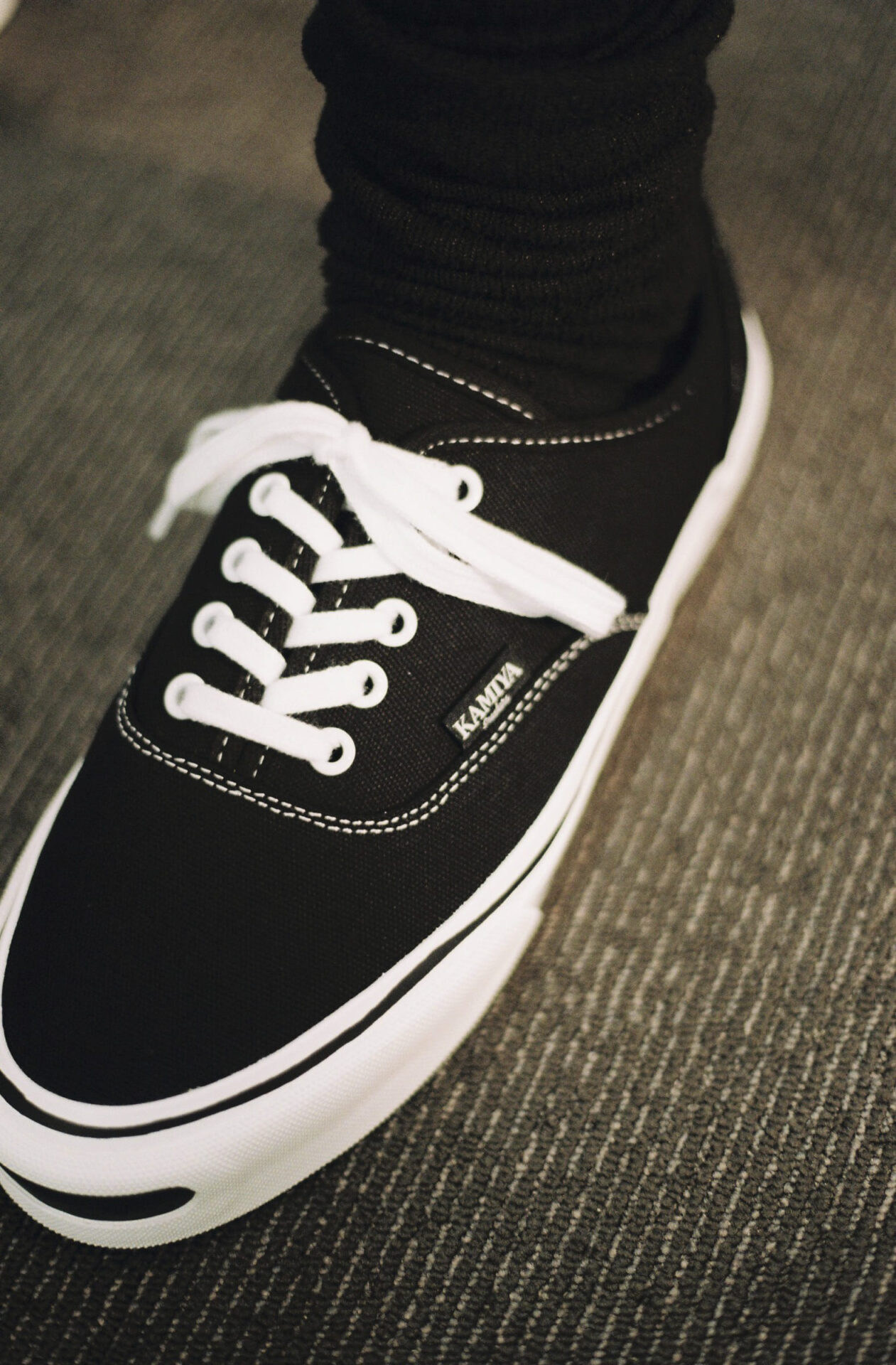 KAMIYA カミヤ スニーカー EU44(29cm位) グレー KAMIYA （カミヤ）\"HERC\" VULCANIZE SNEAKER &frasl; WHITE | Detail