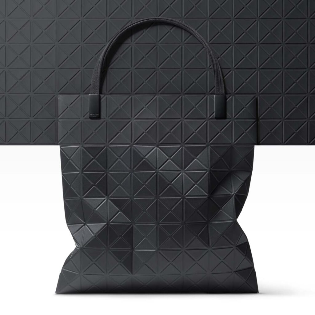 BAO BAO ISSEY MIYAKE、新シリーズ「TRACK」発売 | HIGHSNOBIETY.JP