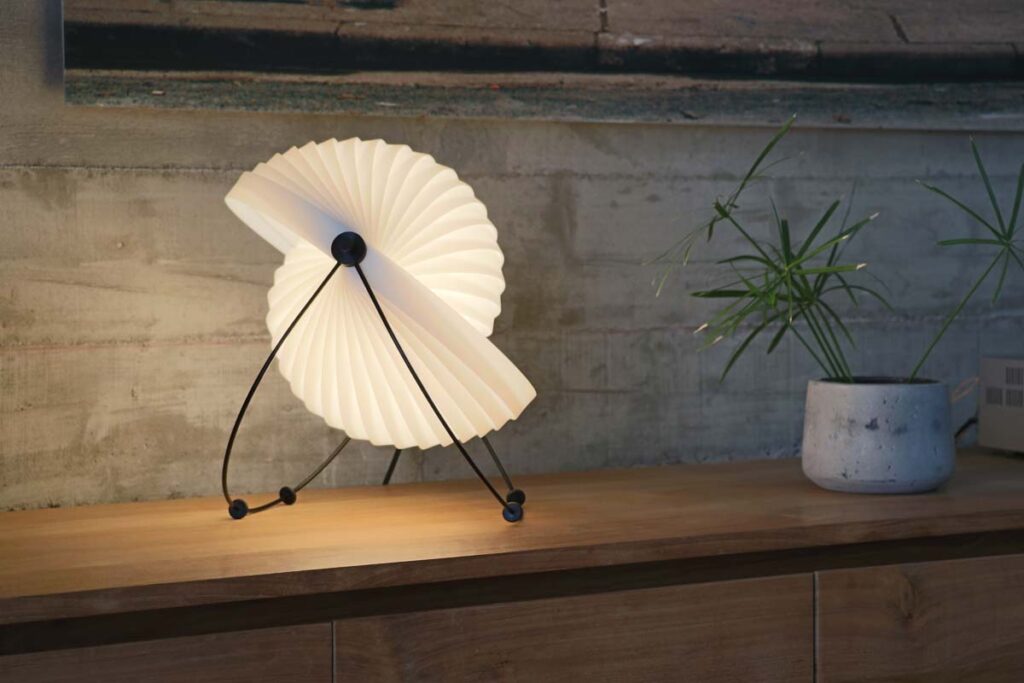 ギャラリーstoop、マウリシオ・クラビンのランプ「ECLIPSE Lamp」発売 | HIGHSNOBIETY.JP（ハイスノバイエティ）