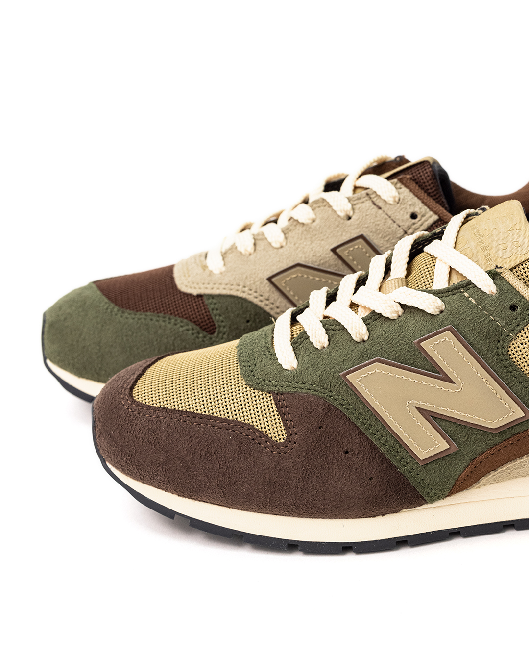 BEAMS × New Balance、スニーカー「996」の限定モデル発売