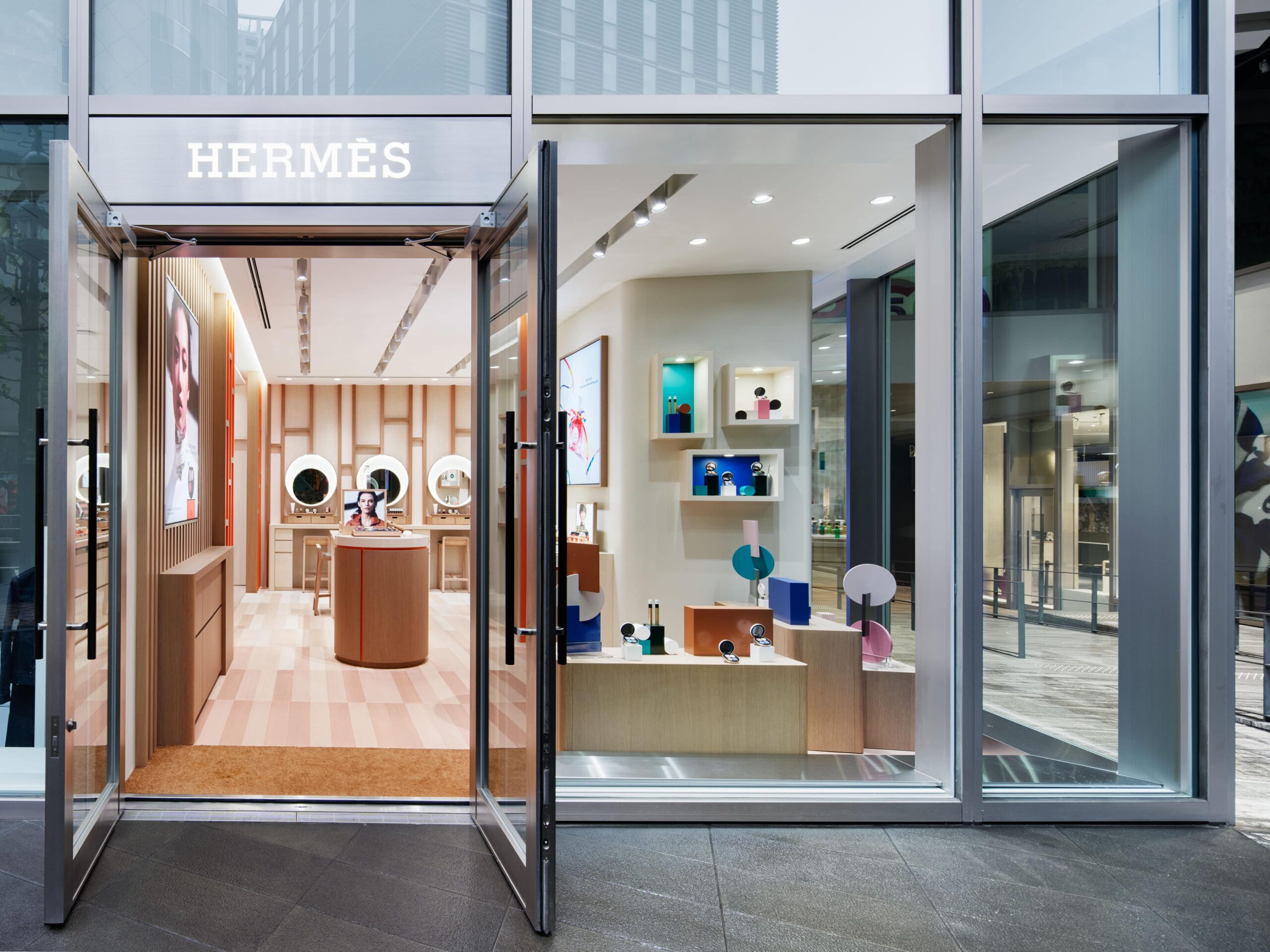 「エルメス・イン・カラー」が渋谷PARCO 1階にオープン