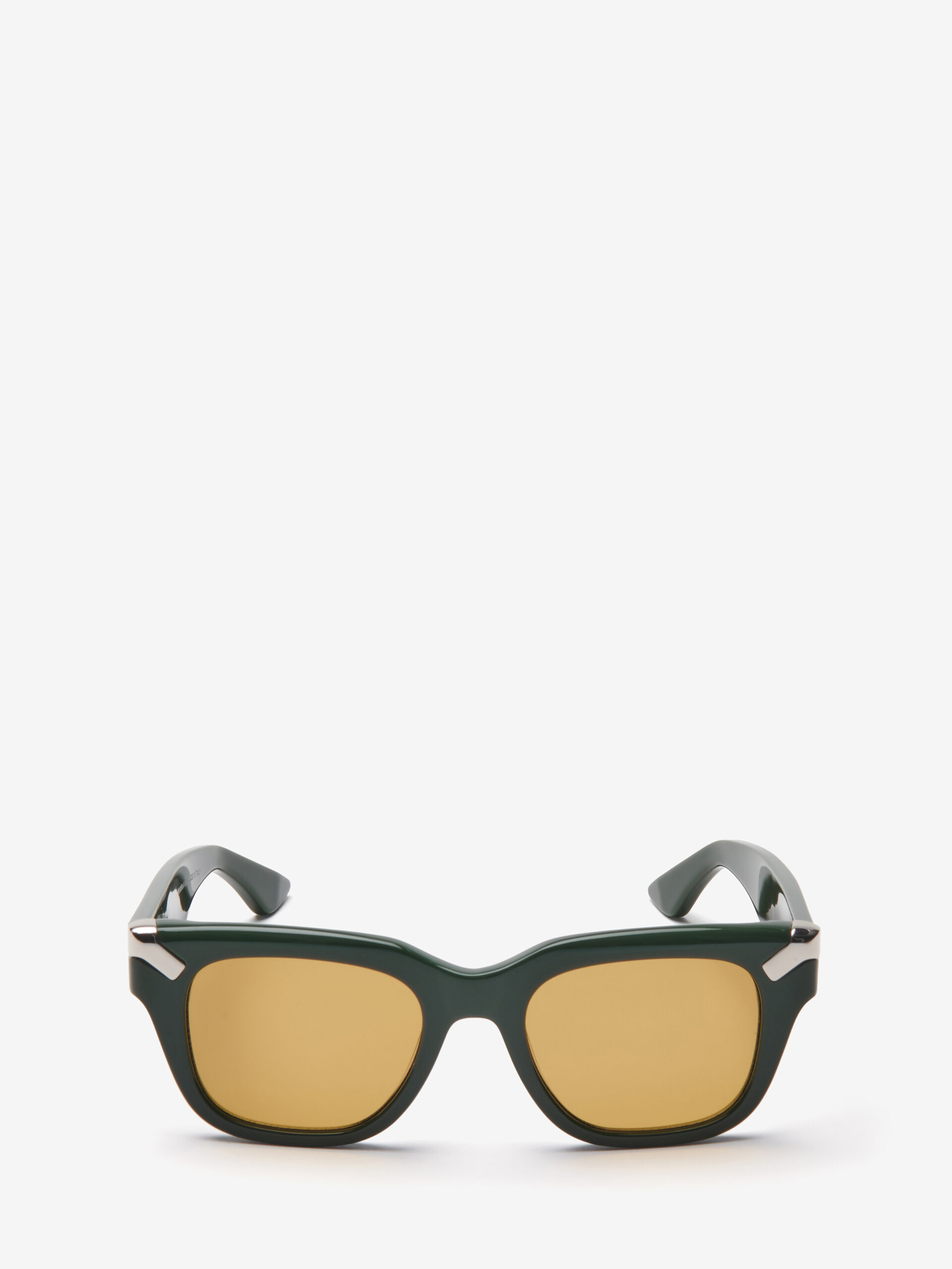 Alexander McQueen、パンクブーツに着想したサングラスコレクション発売