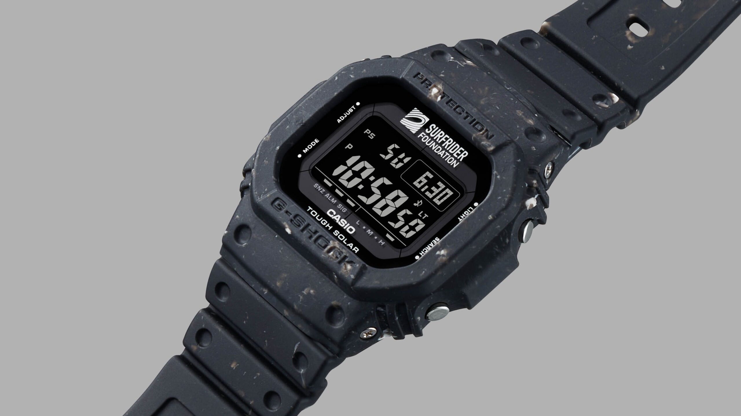 G-SHOCK、NGO「サーフライダーファウンデーション」とコラボ。廃プラスチックをベゼルとバンドにリサイクル