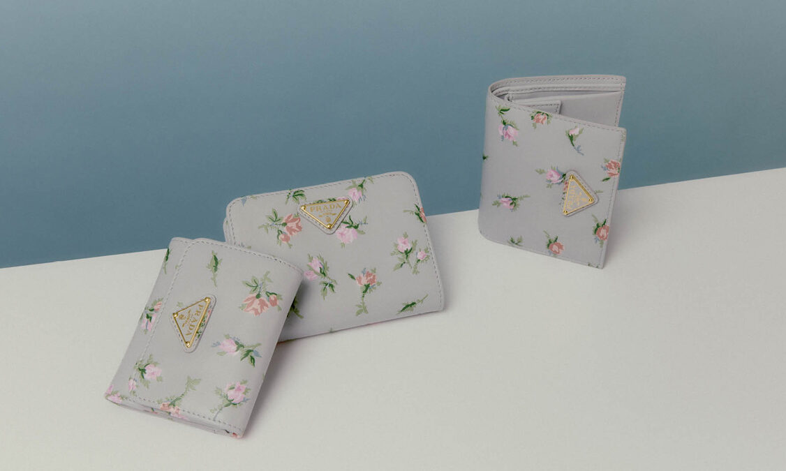 3連休限定値下げ！ PRADA トラベラーズノート 希少 PRADAノート付  