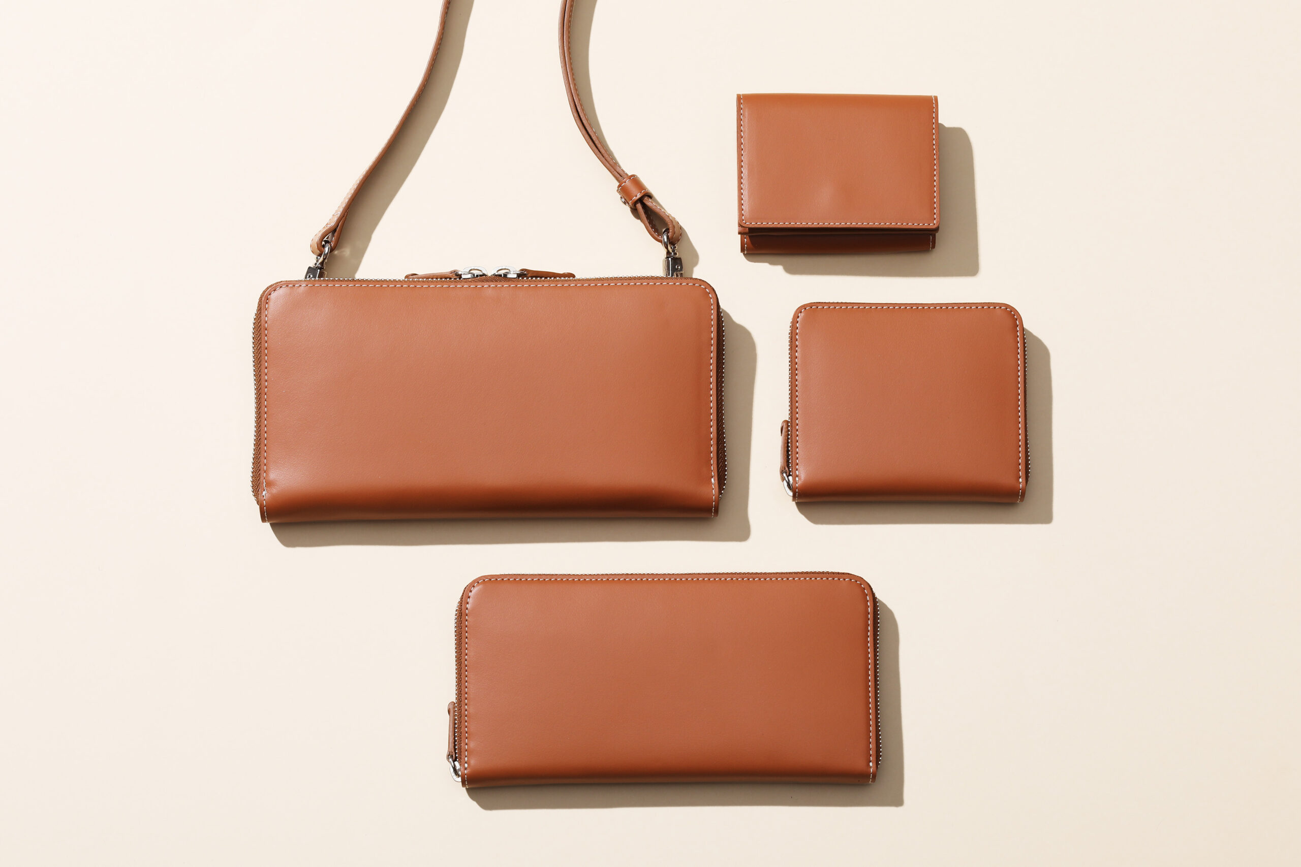 RAMIDUS 2024年秋冬コレクション。イタリアンレザーにホワイトステッチが映える「ESSENCE」シリーズ