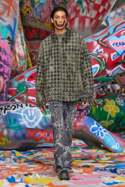 ホシ⭐️ DIESEL、SEVENTEEN・ホシとのコラボアイテム発売。タイガー