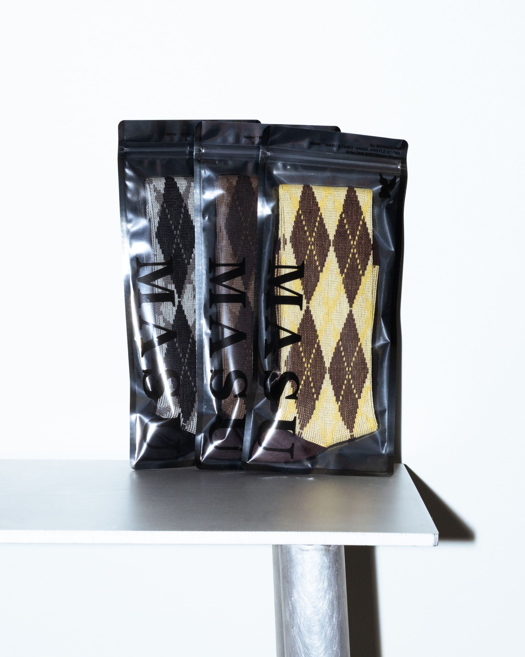 MASU × Tabio MEN、コラボソックス第2弾を発売。アーガイル柄の中に潜む天使のモチーフ