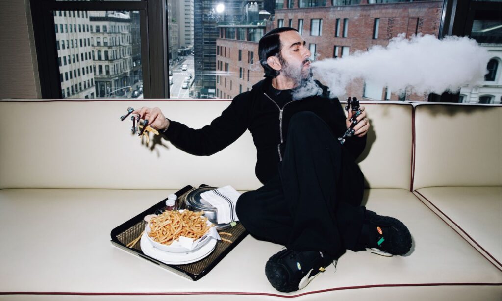 非売品　福岡　フリーペーパー ビーボイス HY 2018年8月号 非売品 福岡 フリーペーパー ビーボイス HY 2018年8月号