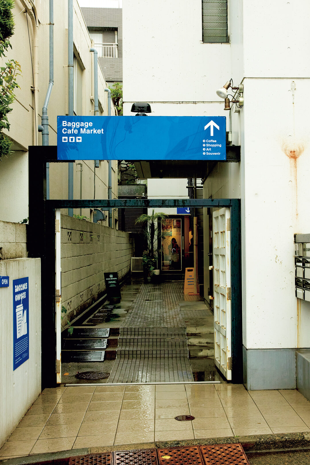 BAGGAGE COFFEE / PORT TOMIGAYA