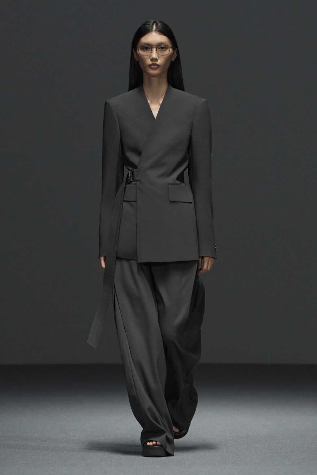 THREE × HYKE 一日を整える天然精油のルームフレグランス発売