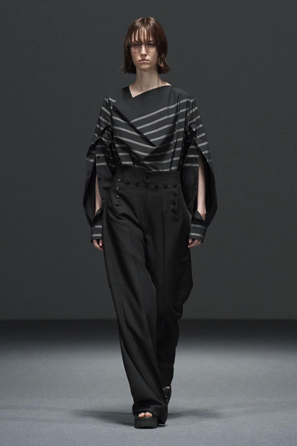 アディダス × HYKE プルオーバー 2020SS アディダス × HYKE プル