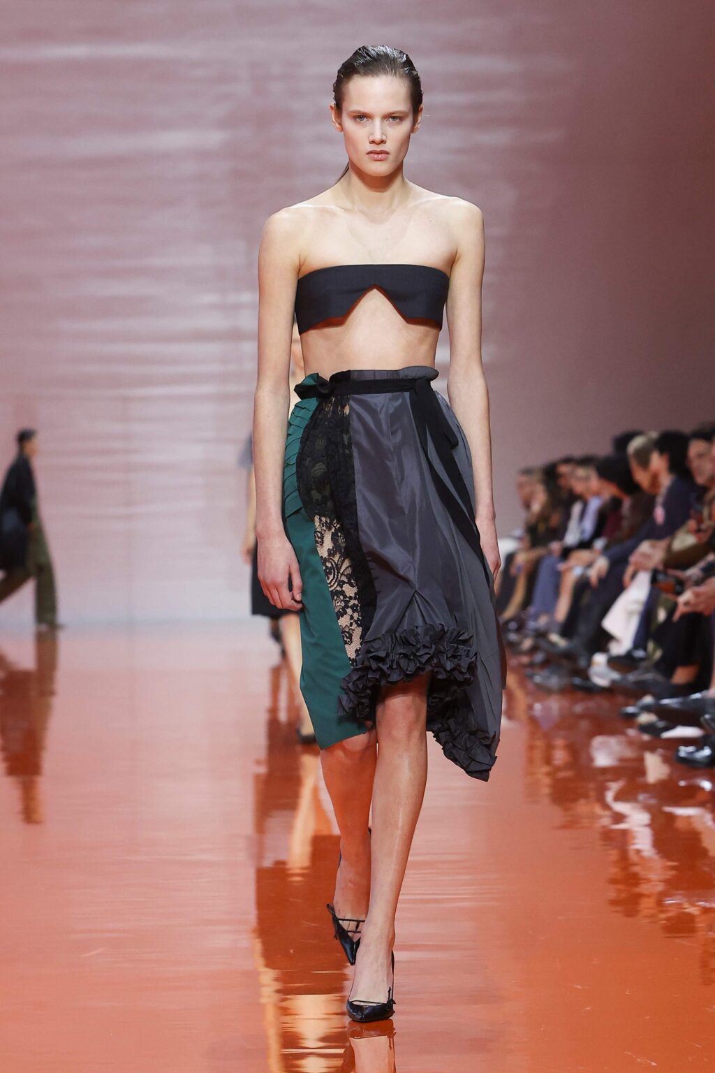 PRADA、SF映画の金字塔「METROPOLIS」に着想を得たポップアップ