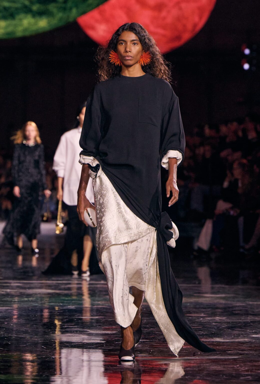 シューレースブランドKIXSIX、TOWER BOXとのコラボシューズ