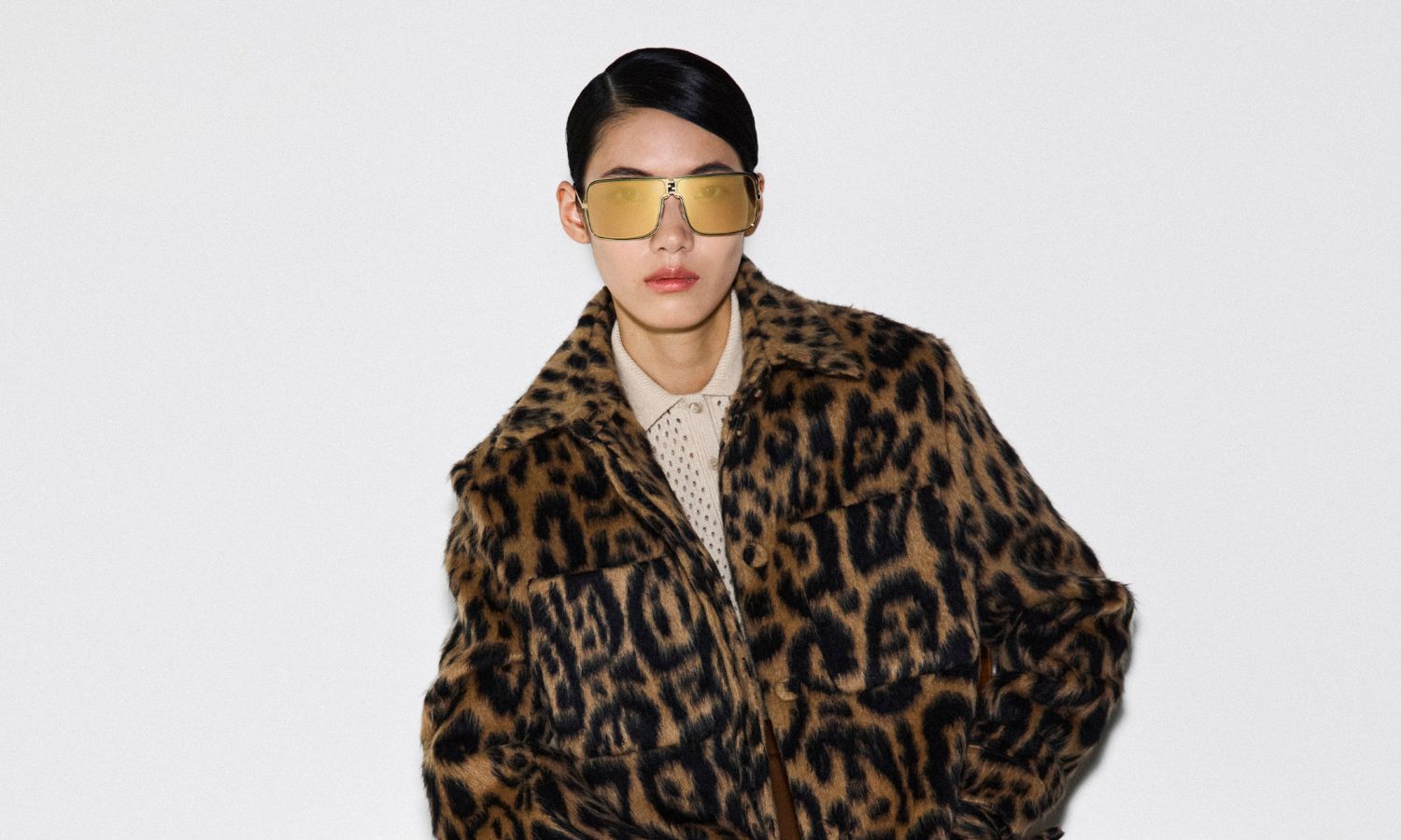 「フェンディ レオ」コレクション発売。上品さの中に遊び心を添えるアニマリエプリントが特徴