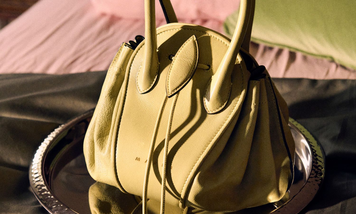 MARNI、「TULIPEA」ローンチを記念したポップアップ開催。新作ウォレットやパーソナライズできるチャームも