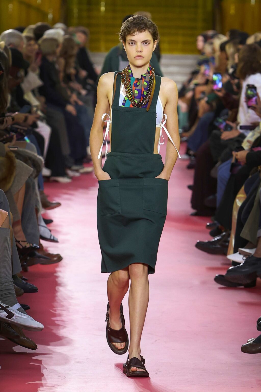 表紙解禁】K-POP超新生「NewJeans」が表紙に登場 | HIGHSNOBIETY