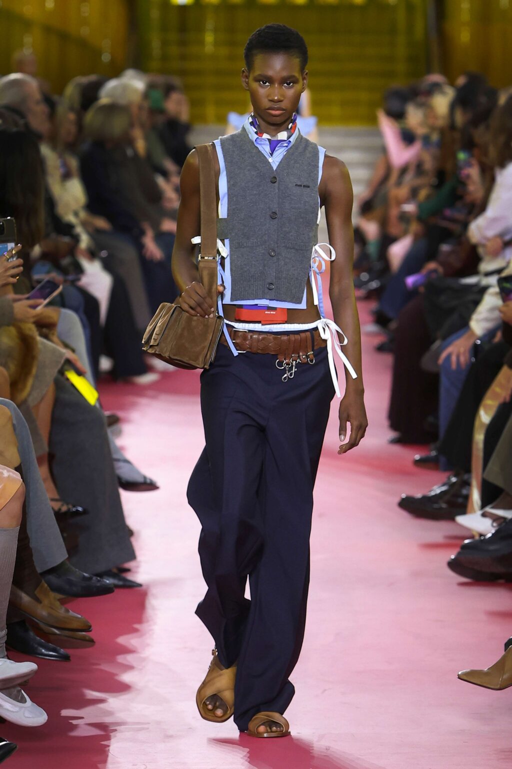 Dior ビーモチーフラペルピン　エディスリマン 希少レア DIOR HOMME 3D Bee エディスリマン sv925 蜂 - メルカリ