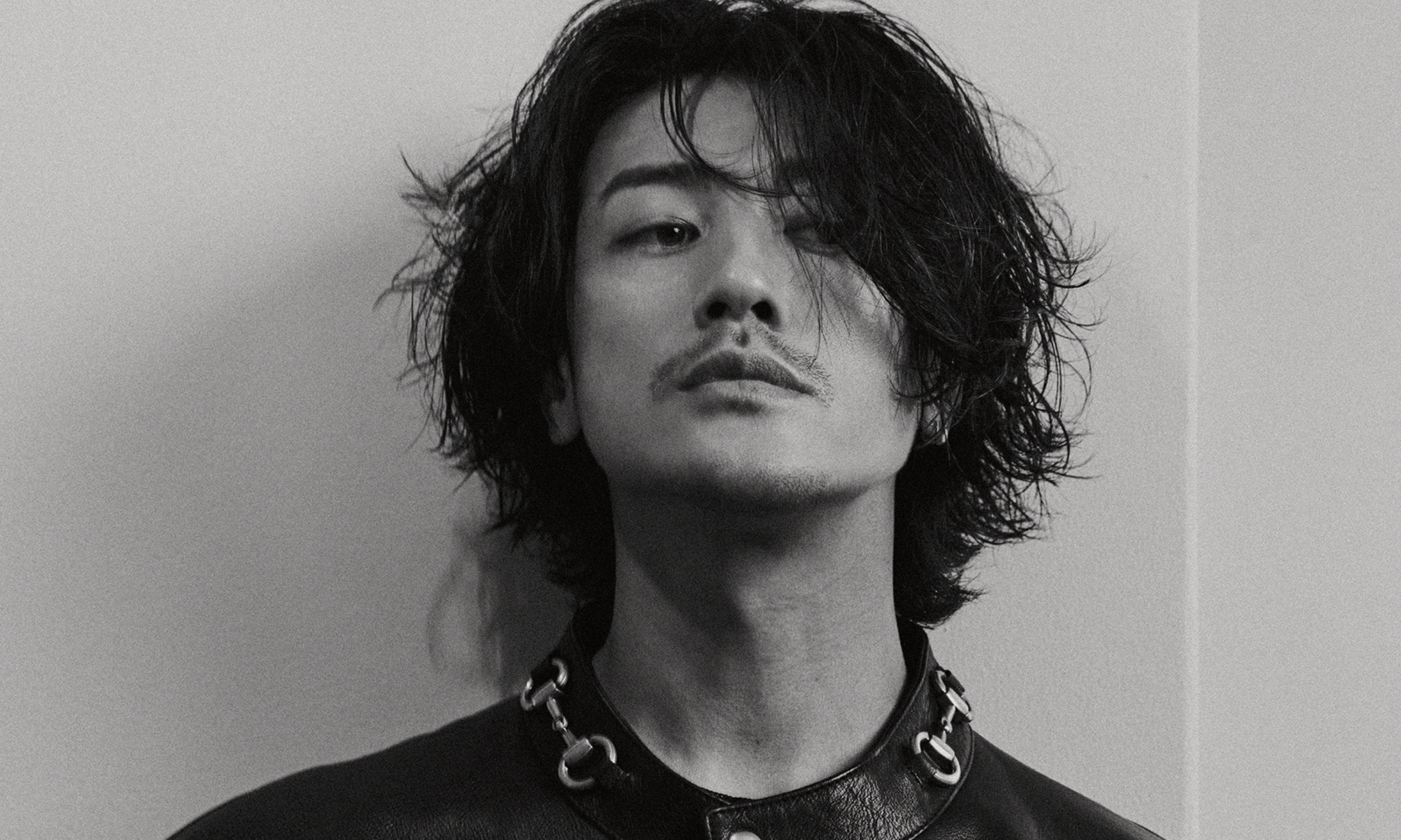 【表紙解禁】赤西仁 × GUCCI、定義を拒む自由と語らないデザイン