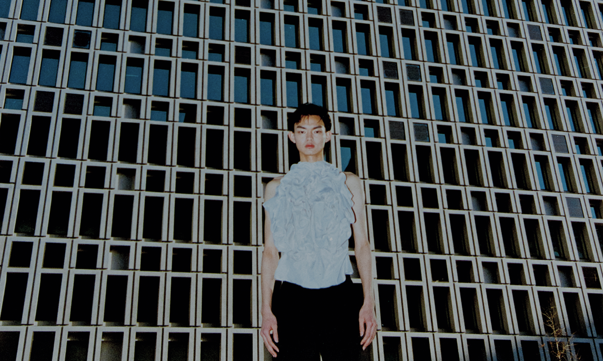 普通という違和感：<br>COMME des GARÇONS HOMME PLUS / Maison Margiela