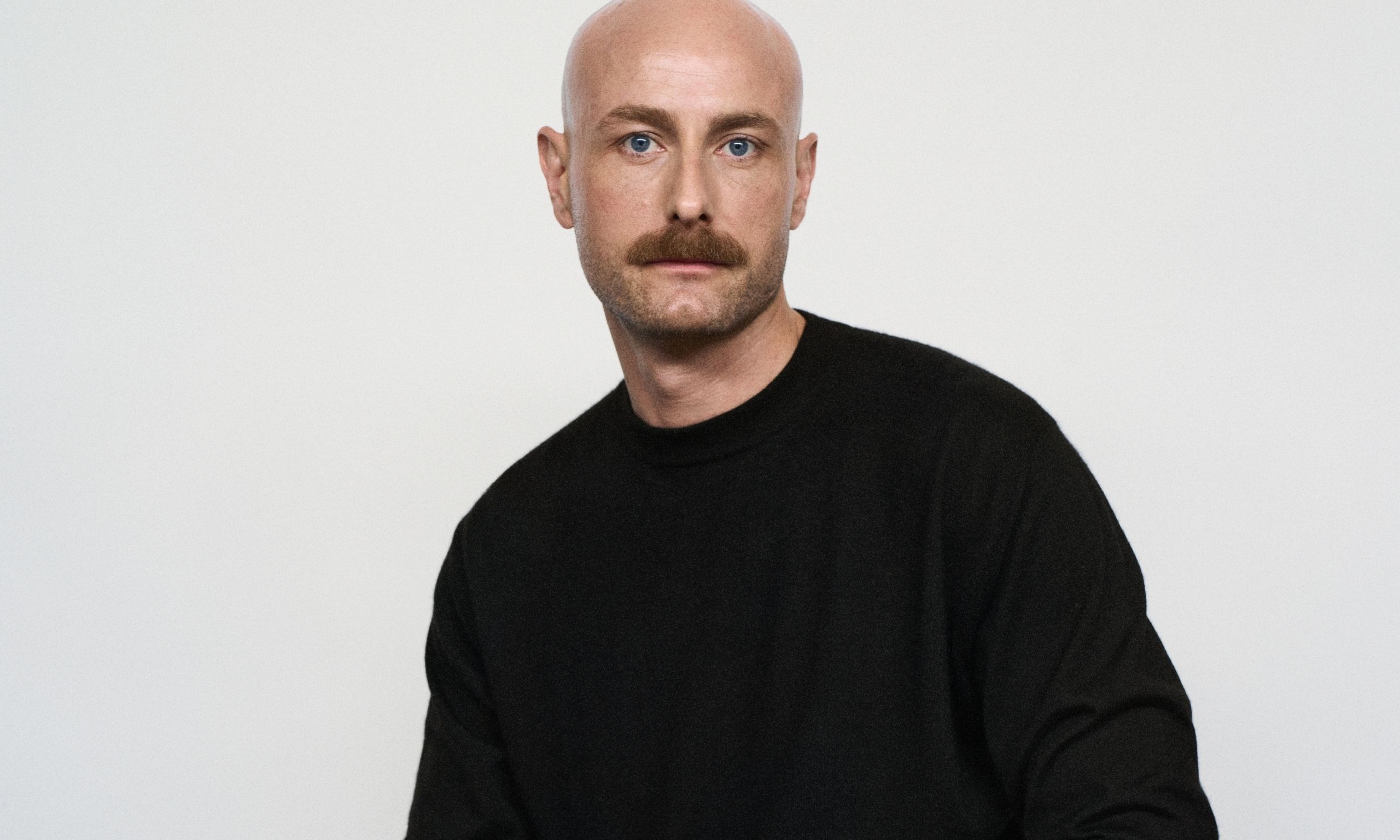 Courrèges、ドリュー・ヘンリーがアーティスティック・ディレクターに就任。初コレクションはパリ・ファッションウィークにて発表予定