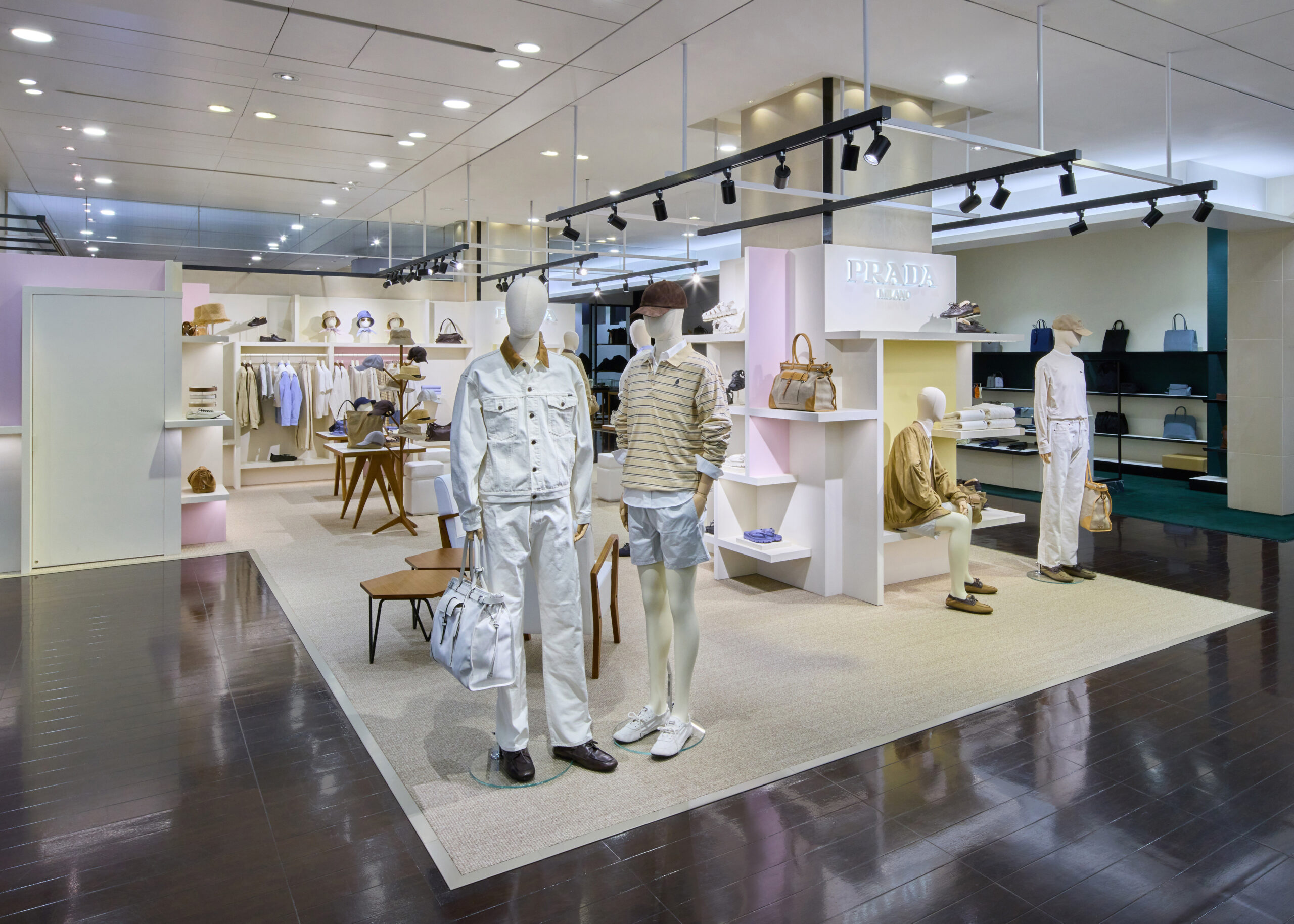PRADA、阪急うめだ本店と阪急メンズ大阪でポップアップ「Prada Days of Summer」が開催