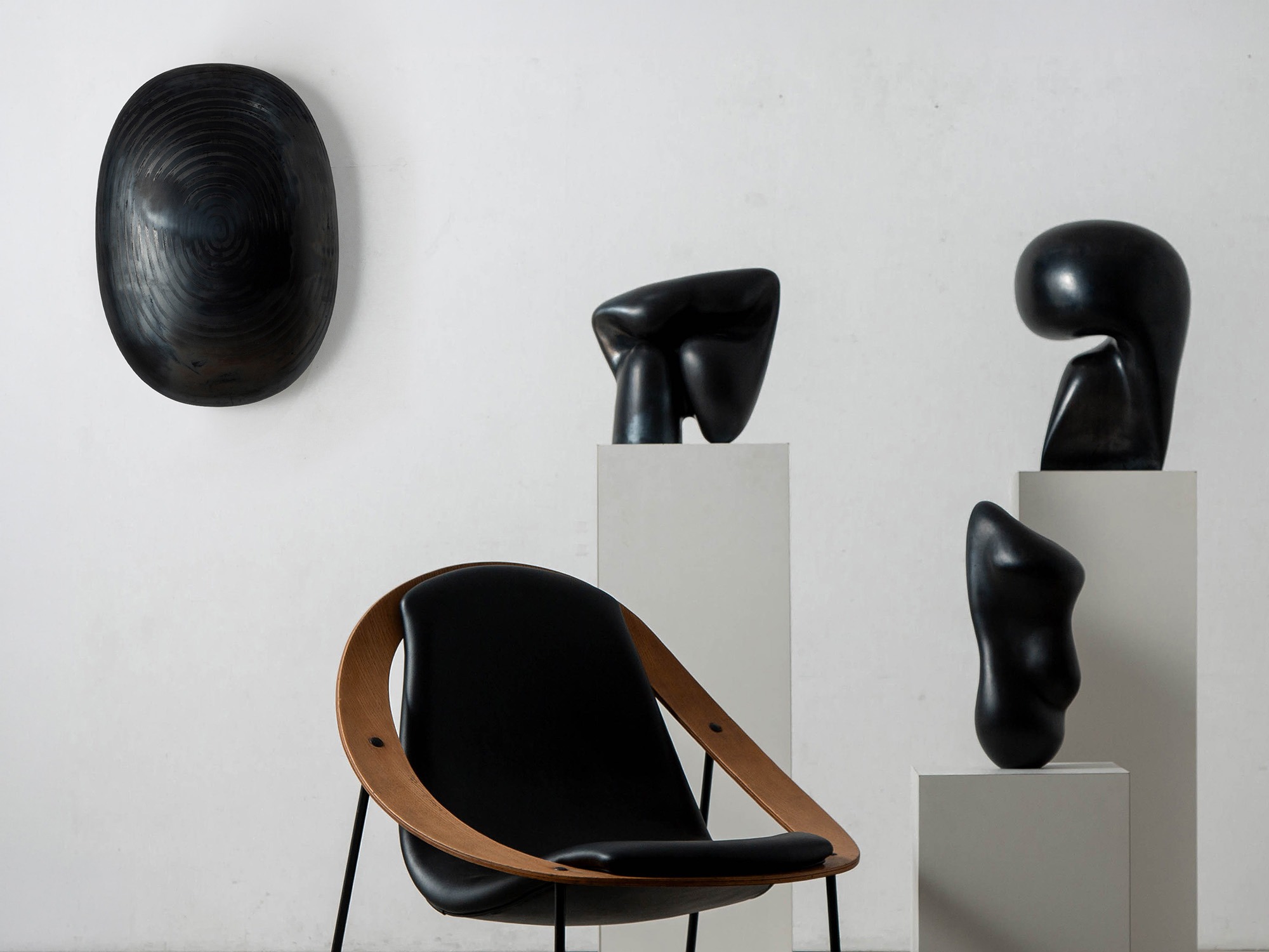 陶芸家 林志保による個展、Blending Forms（とけあうかたち）開催。命の循環を原点に、自然と人を繋ぐ陶作品