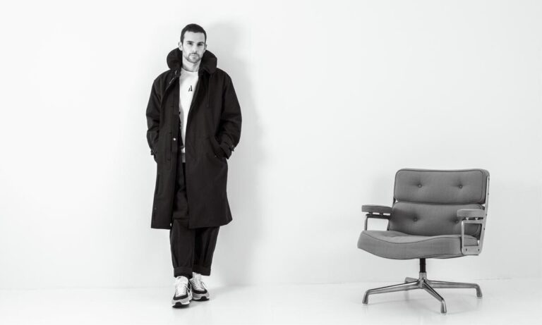 ヘッドホン MASTER & DYNAMIC APPLIED ART FORMS コールドプレイのガイ・ベリーマンのブランドが手掛けた